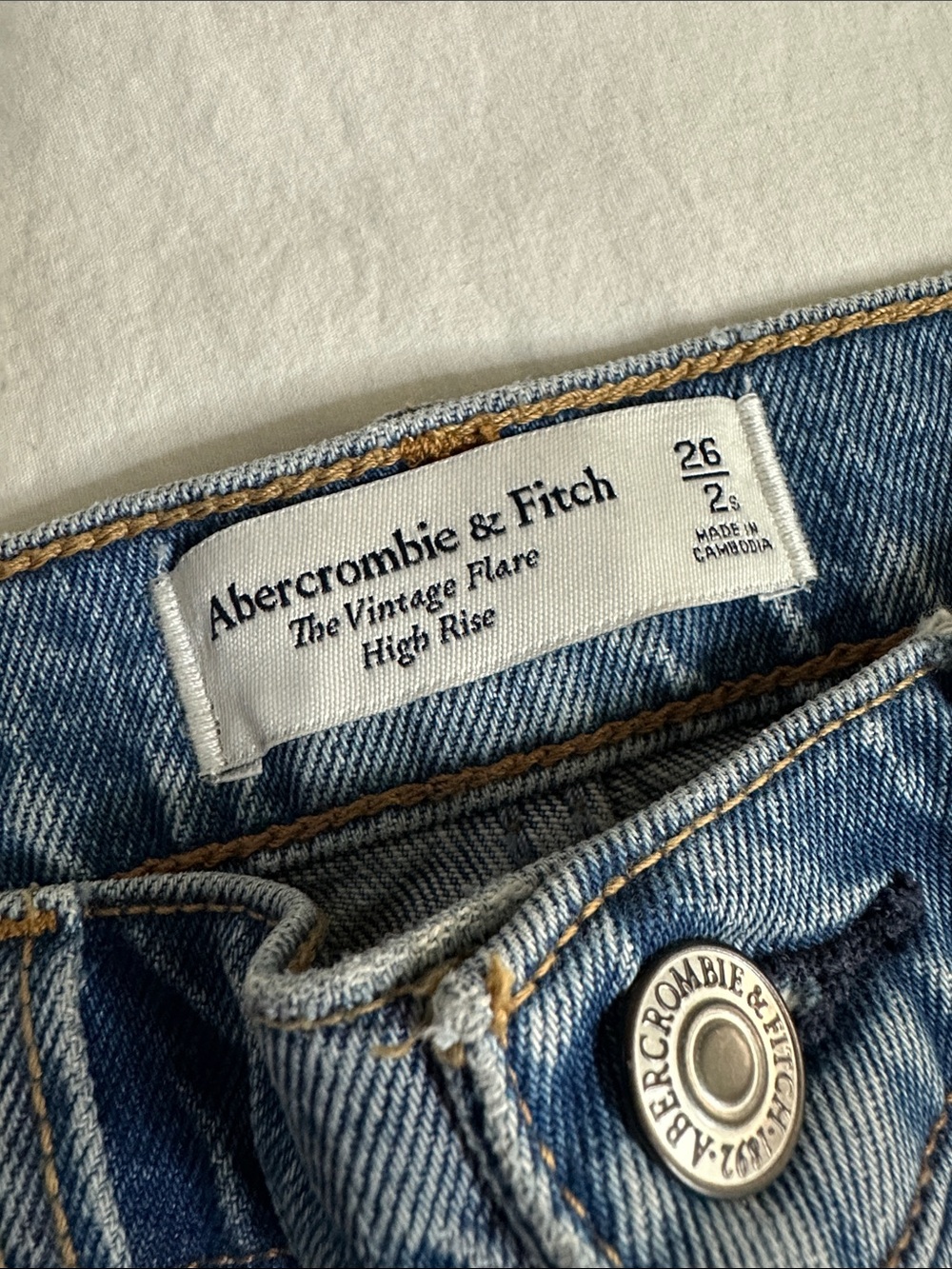 Abercrombie & Fitch The Vintage Flare High Rise Jeans Size 26 - Picture 4 of 10